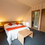 Logis - Restaurant La Sapiniere Hotel Wisques