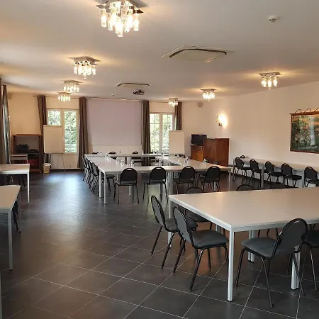 Ξενοδοχείο Logis - Restaurant La Sapiniere 3*