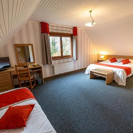 Logis - Restaurant La Sapiniere - Proche Saint Omer 3* Wisques