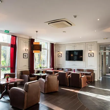 Logis - Restaurant La Sapiniere - Proche Saint Omer