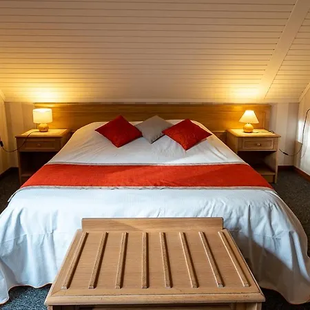 Logis - Restaurant La Sapiniere Hotel