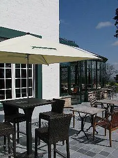 Logis - Restaurant La Sapiniere - Proche Saint Omer Wisques