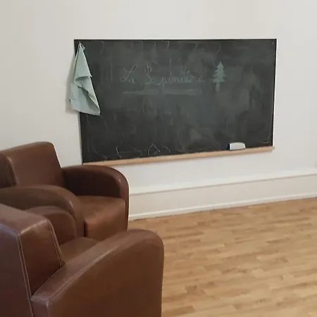 Logis - Restaurant La Sapiniere Ξενοδοχείο