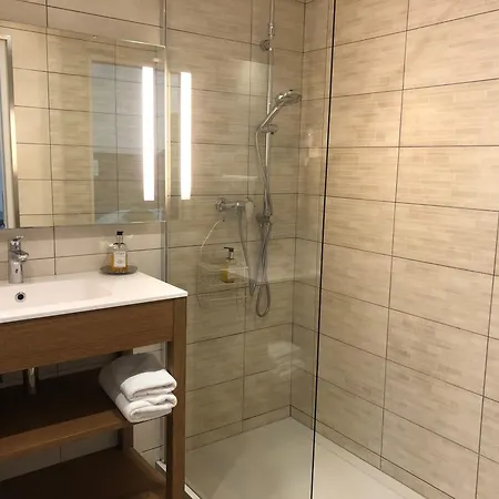 Logis - Restaurant La Sapiniere 3*