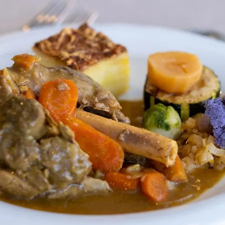 Logis - Restaurant La Sapiniere - Proche Saint Omer