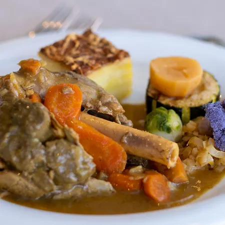 Hotel Logis - Restaurant La Sapiniere - Proche Saint Omer 3*