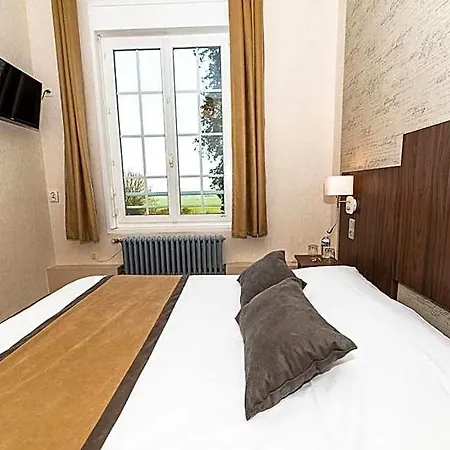 Logis - Restaurant La Sapiniere - Proche Saint Omer Wisques
