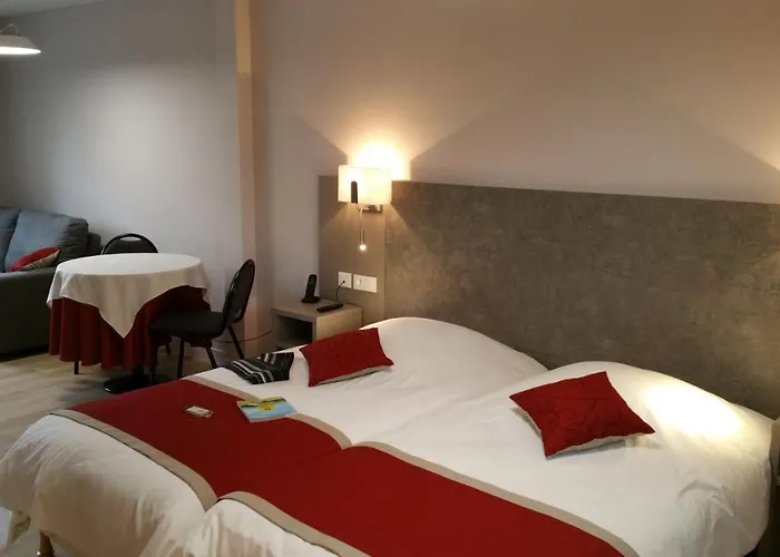 Hotel Logis - Restaurant La Sapinière