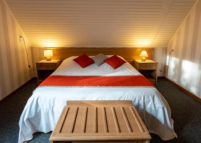 Logis - Restaurant La Sapinière Hotel