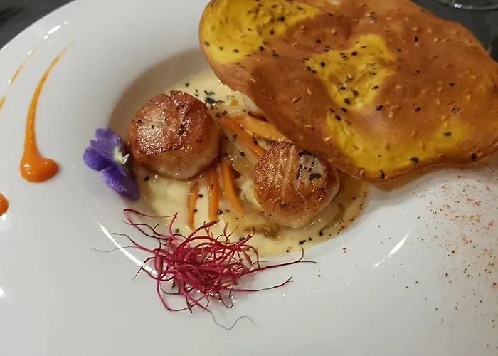 Logis - Restaurant La Sapinière 3*