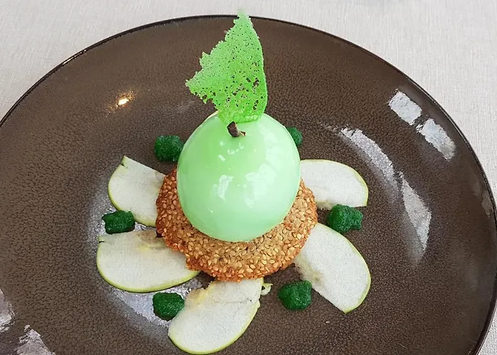 Logis - Restaurant La Sapinière 3* Wisques