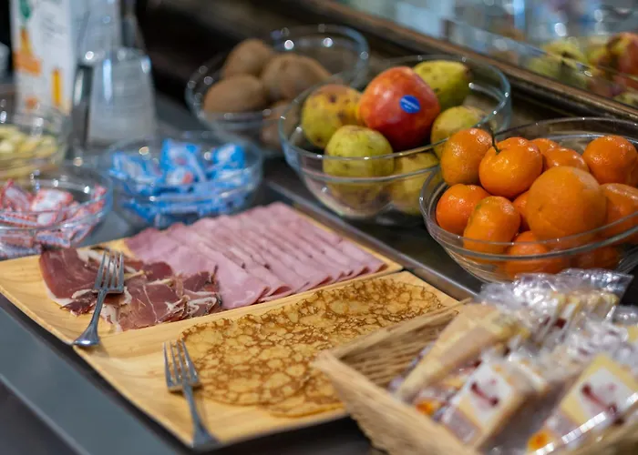 Hotel Logis - Restaurant La Sapinière Wisques