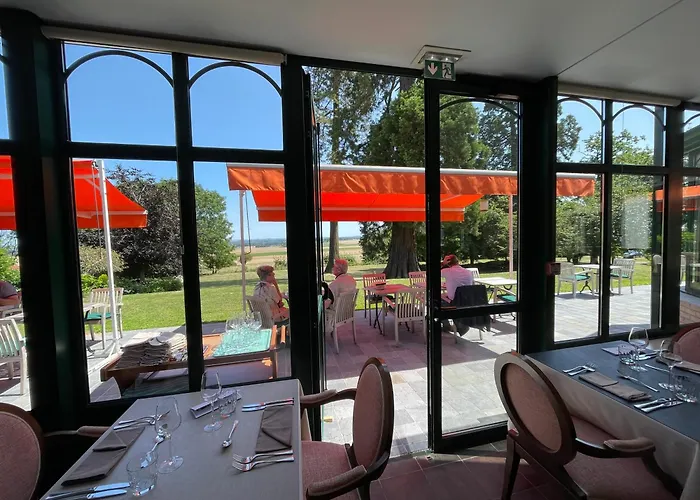 Hotel Logis - Restaurant La Sapinière 3*