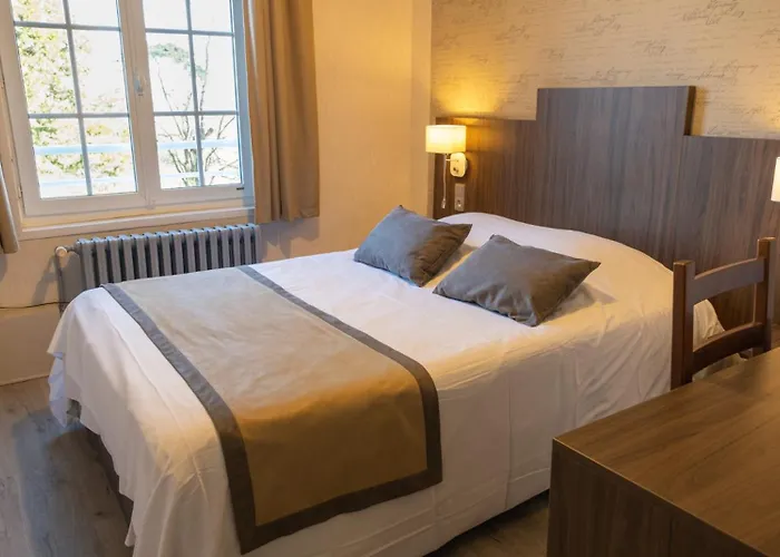 Logis - Restaurant La Sapinière Hotel Wisques