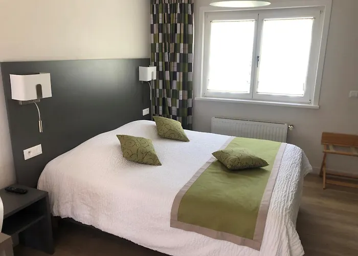 Logis - Restaurant La Sapinière Wisques