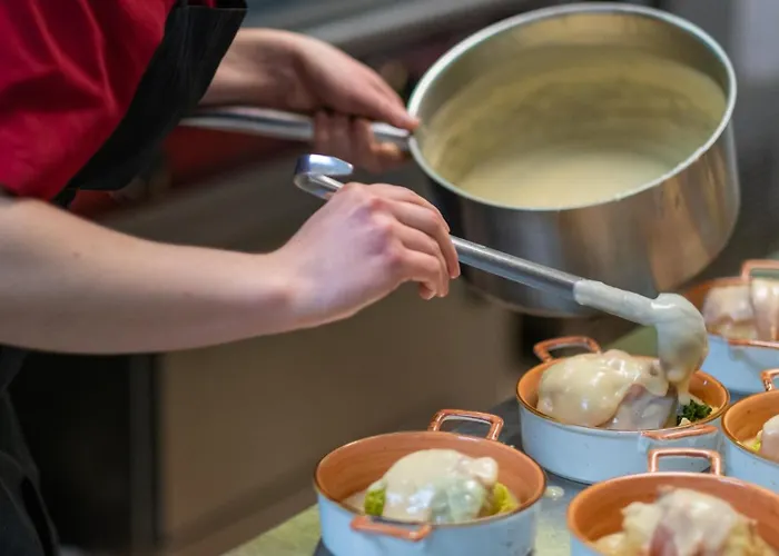 Logis - Restaurant La Sapinière Hotel