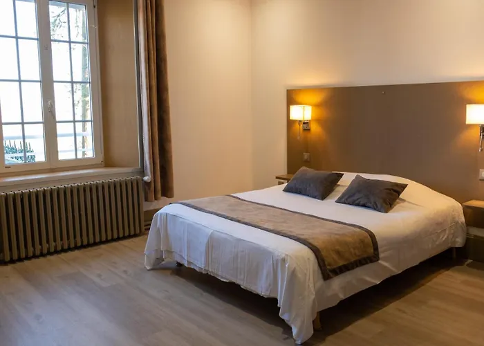 Logis - Restaurant La Sapinière Hotel