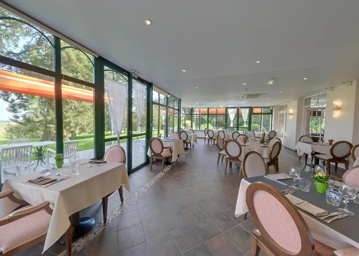 Logis - Restaurant La Sapinière Hotel