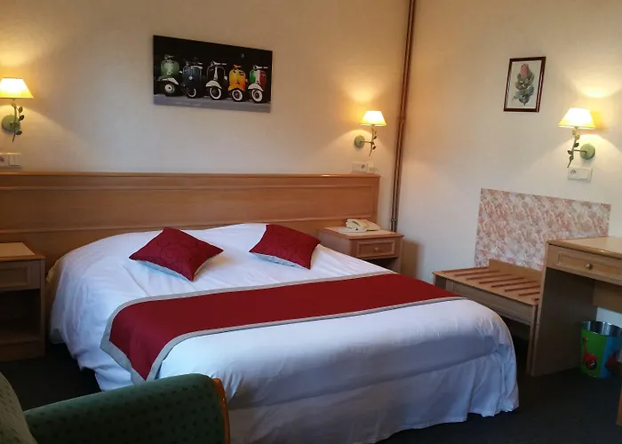 Logis - Restaurant La Sapinière Wisques