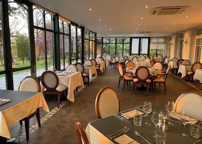 Logis - Restaurant La Sapinière Hotel