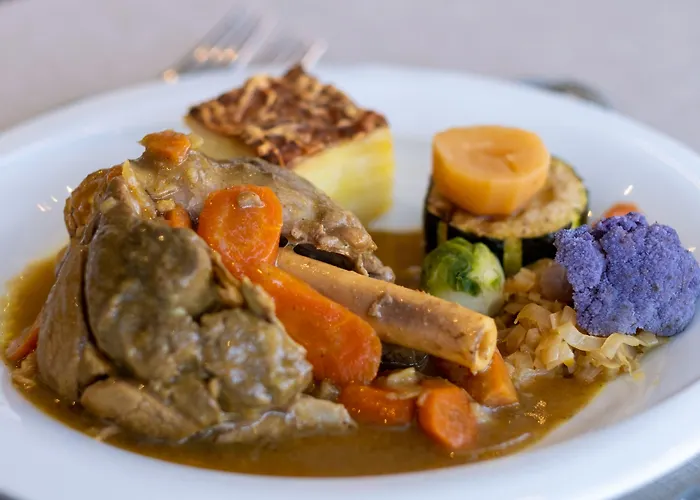 Hotel Logis - Restaurant La Sapinière 3*