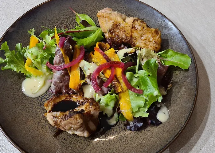 Hotel Logis - Restaurant La Sapinière