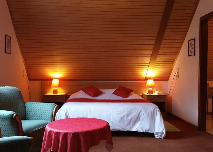 Logis - Restaurant La Sapinière Hotel 3*